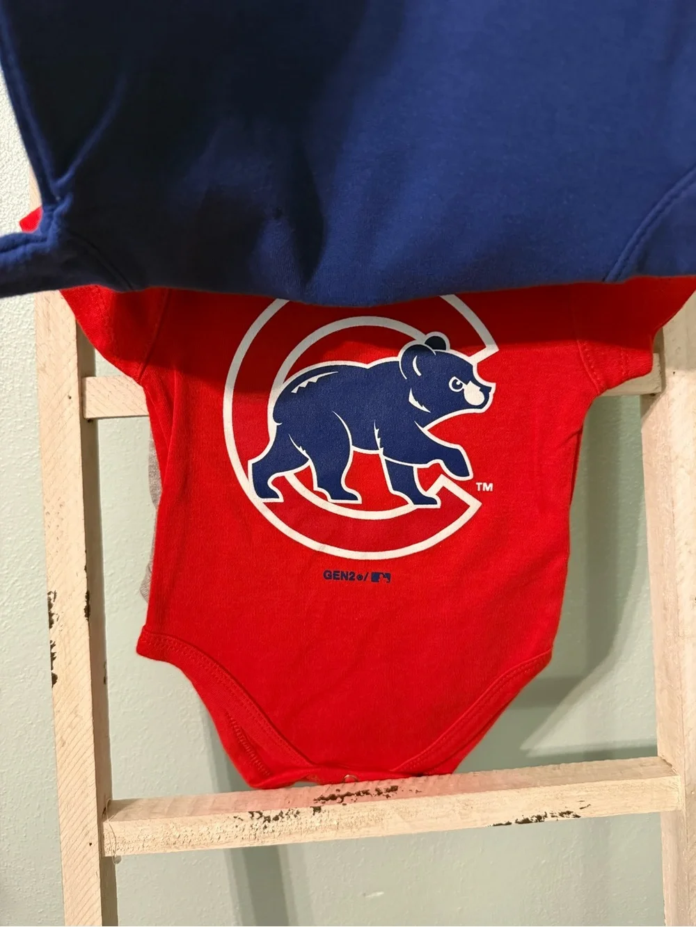 NWT MLB Chicago Cubs 3-Piece Baby Creeper Set Blue, Red, Gray Bodysuits Size 3M